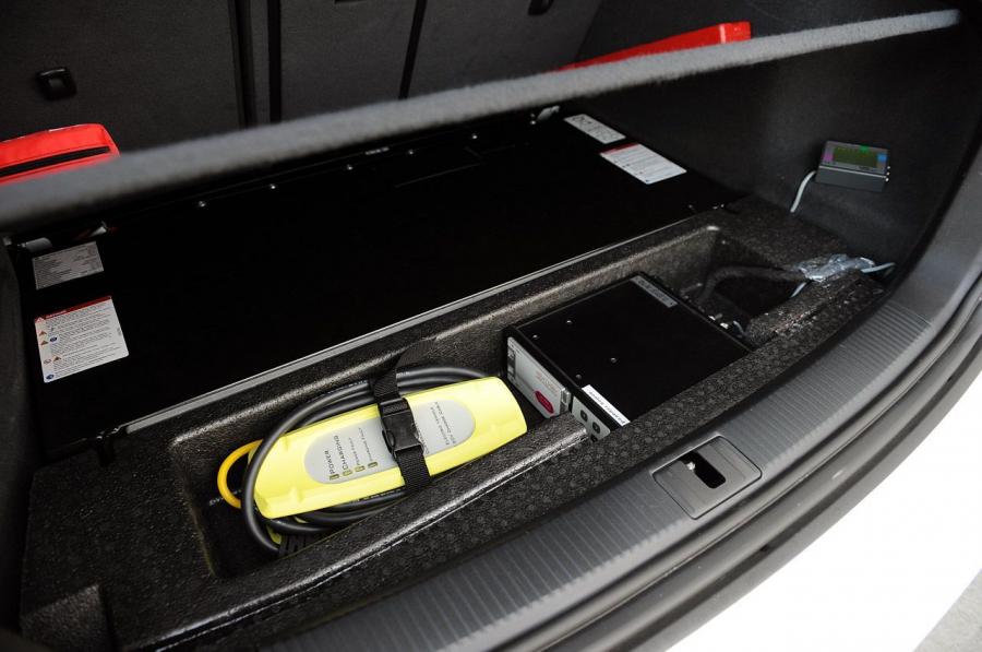 Багажник Audi A3 Sportback e-tron (8V) 2012 года  (NA) (фото 14 из 28)